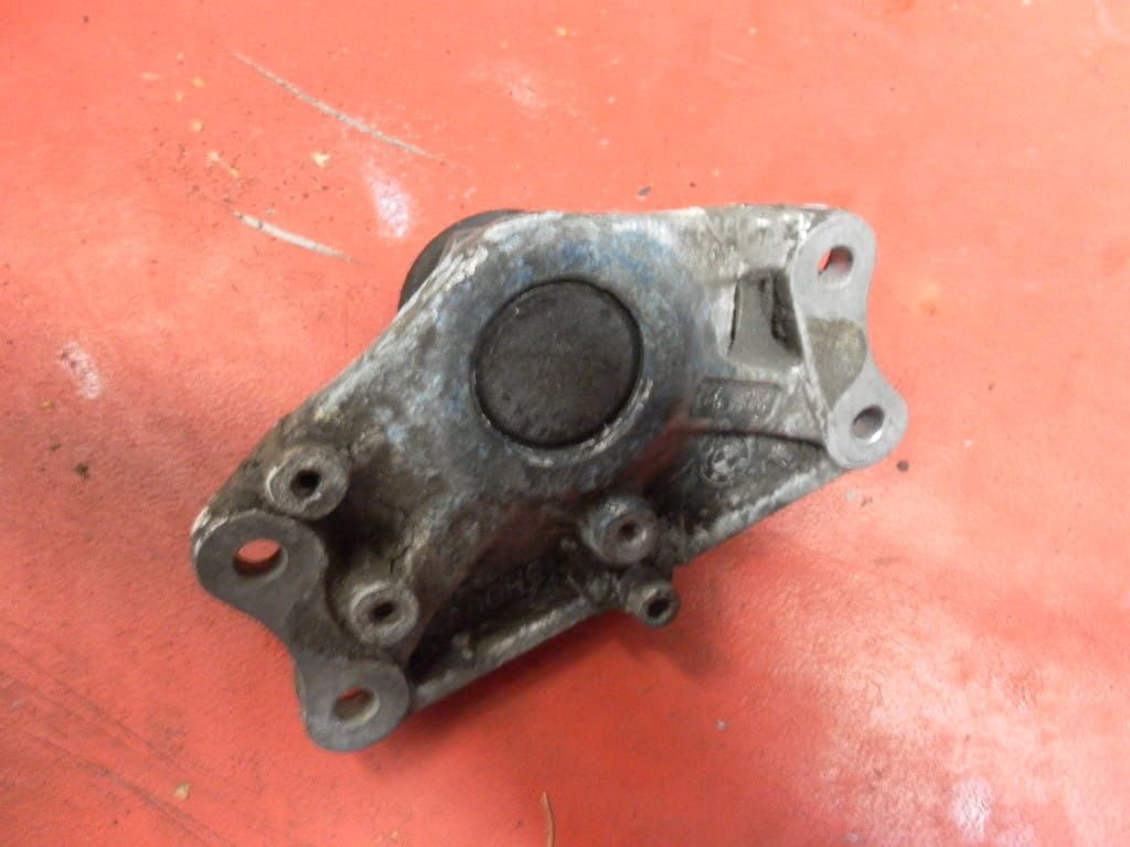 stabilisator voorvork met veer bevestiging	R1100RT 94-01 , r850r 95-97 , r1100r 94-00	31422314930 . 31422311409