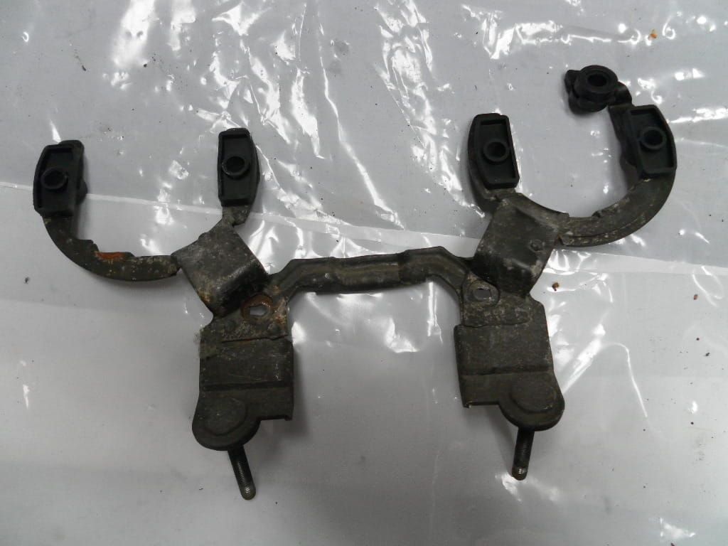 tellerhouder		xj700 maxim 85-86 xv700 86-87 , xv750 88-97	1FG-83519-00