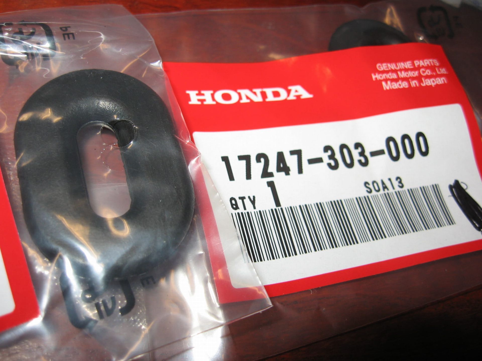 2x rubber bevestiging kuipdeel , zijkap , gommet 		oem		17247-303-000