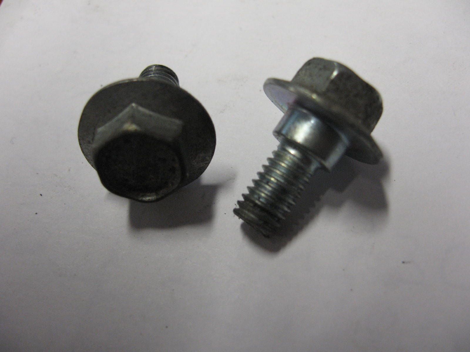 2x flensbout m6 met borst	St1100 92-02	90111-162-000