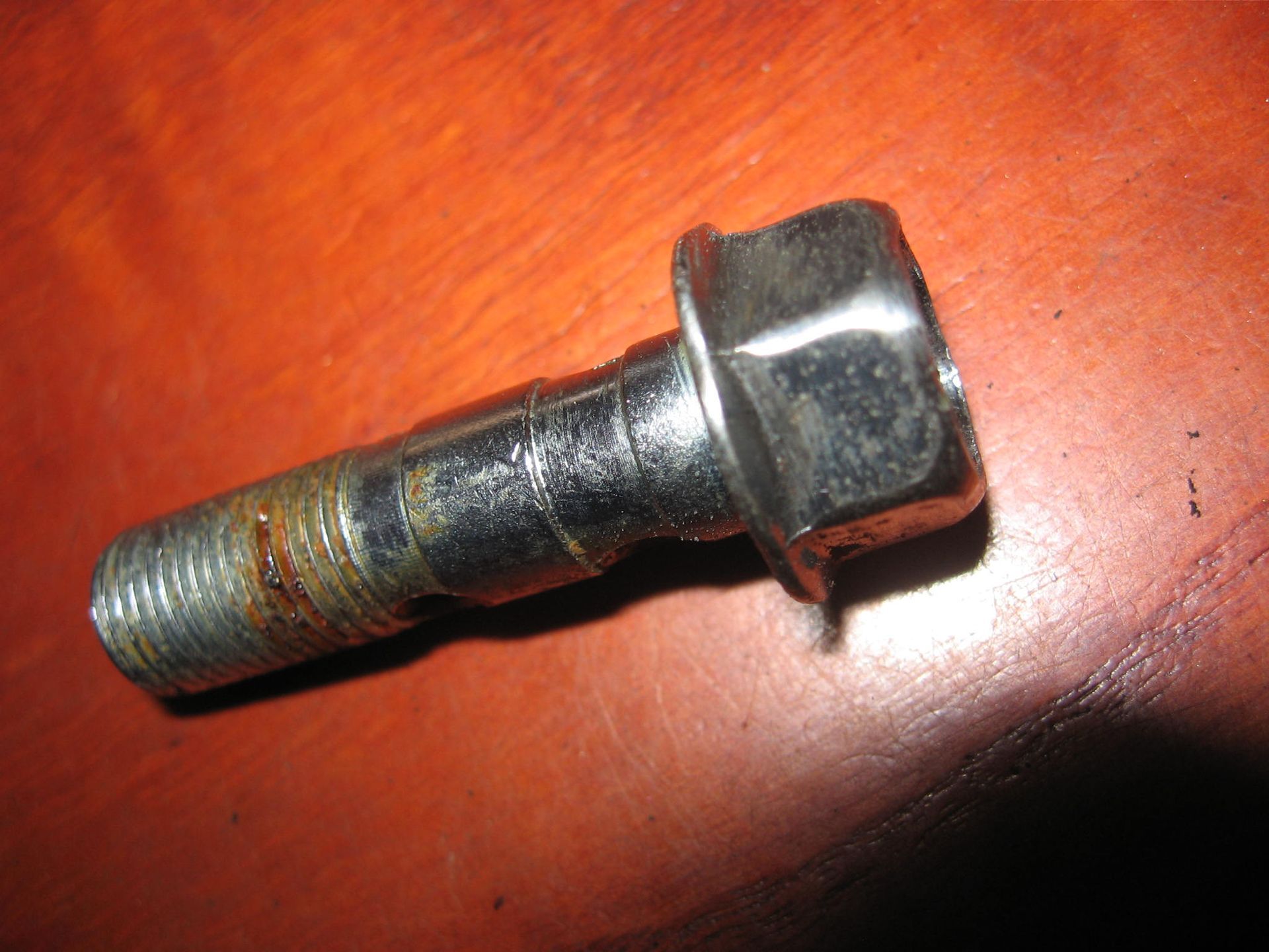 dubbele banjobout  , m10x1,00 sleutelmaat 14	Gebruikt , 7 in kop