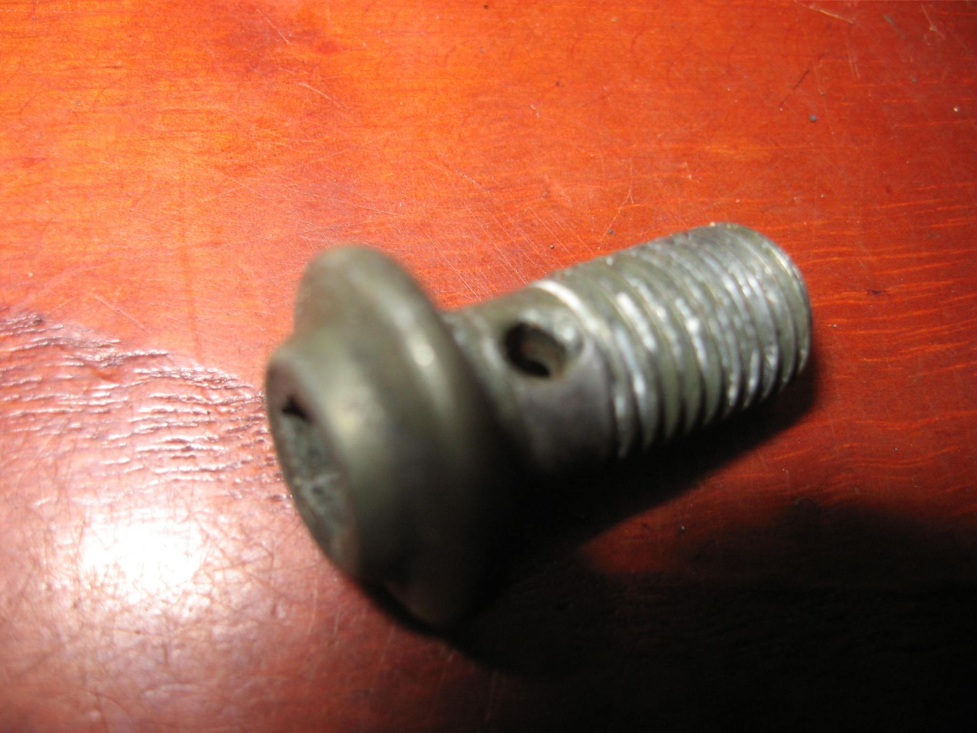 banjobout m10x1,25 , imbuskop	Gebruikt ,
