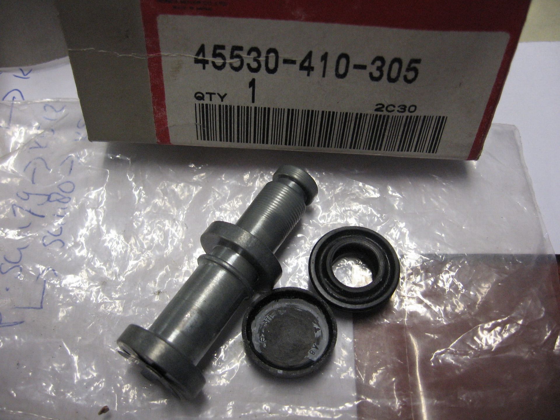 deel remrevisiekit , zuiger met 2 rubbers	niet compleet	oem		45530-410-305 , gl1000 1978 , cb750f 77-78