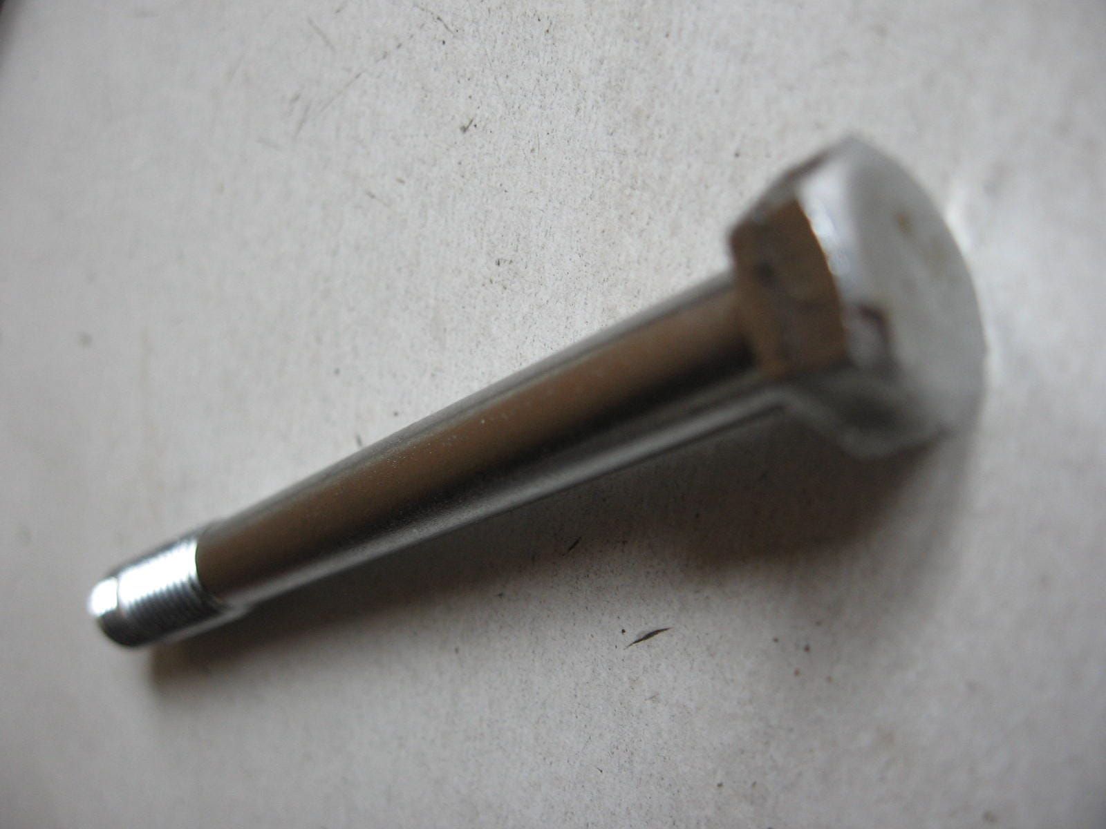 bout m8x74 , sleutel 12 , chroom