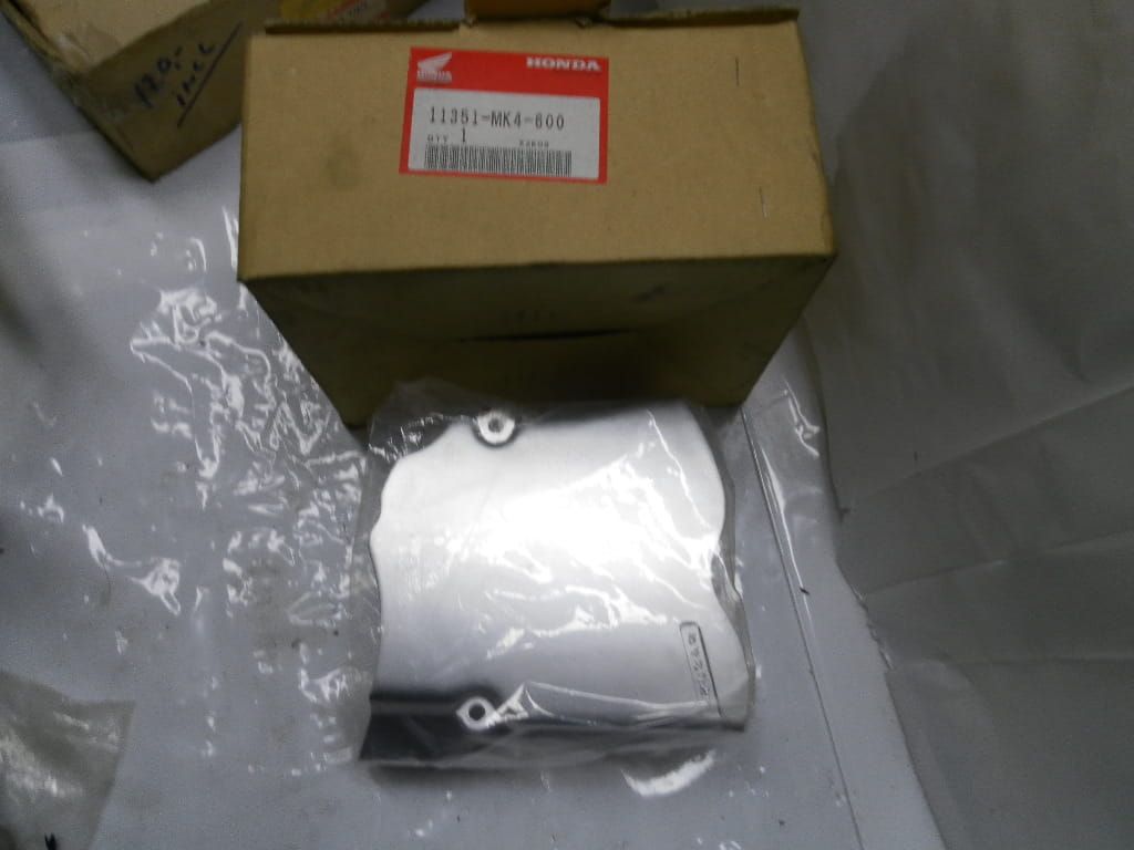 nieuw blokdeksel links	, voor voortandwiel , xbr500	oem	11351-MK4-600