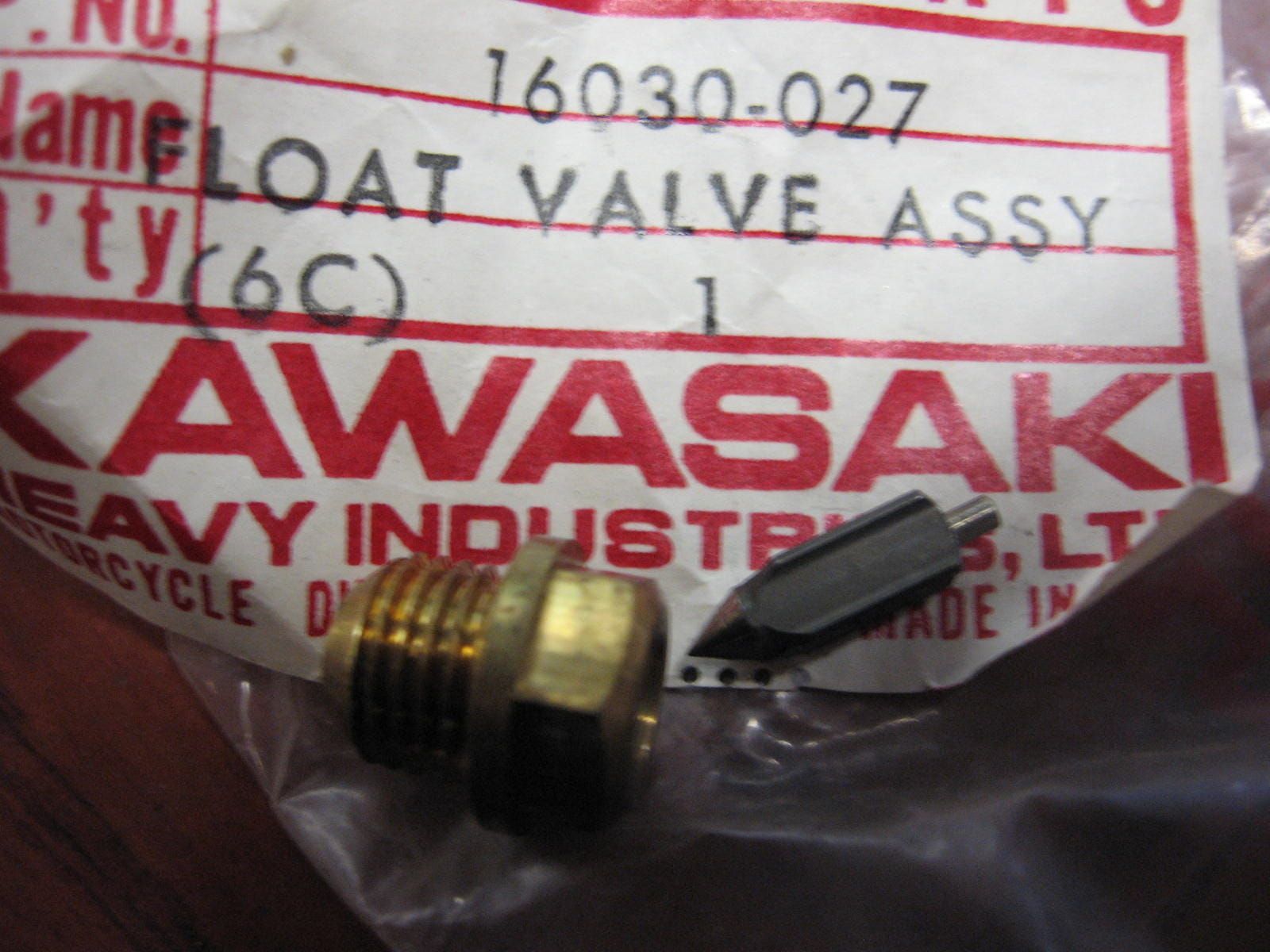 vlotternaald met zitting , vloat valve assembly 	kz1000	oem		16030-027