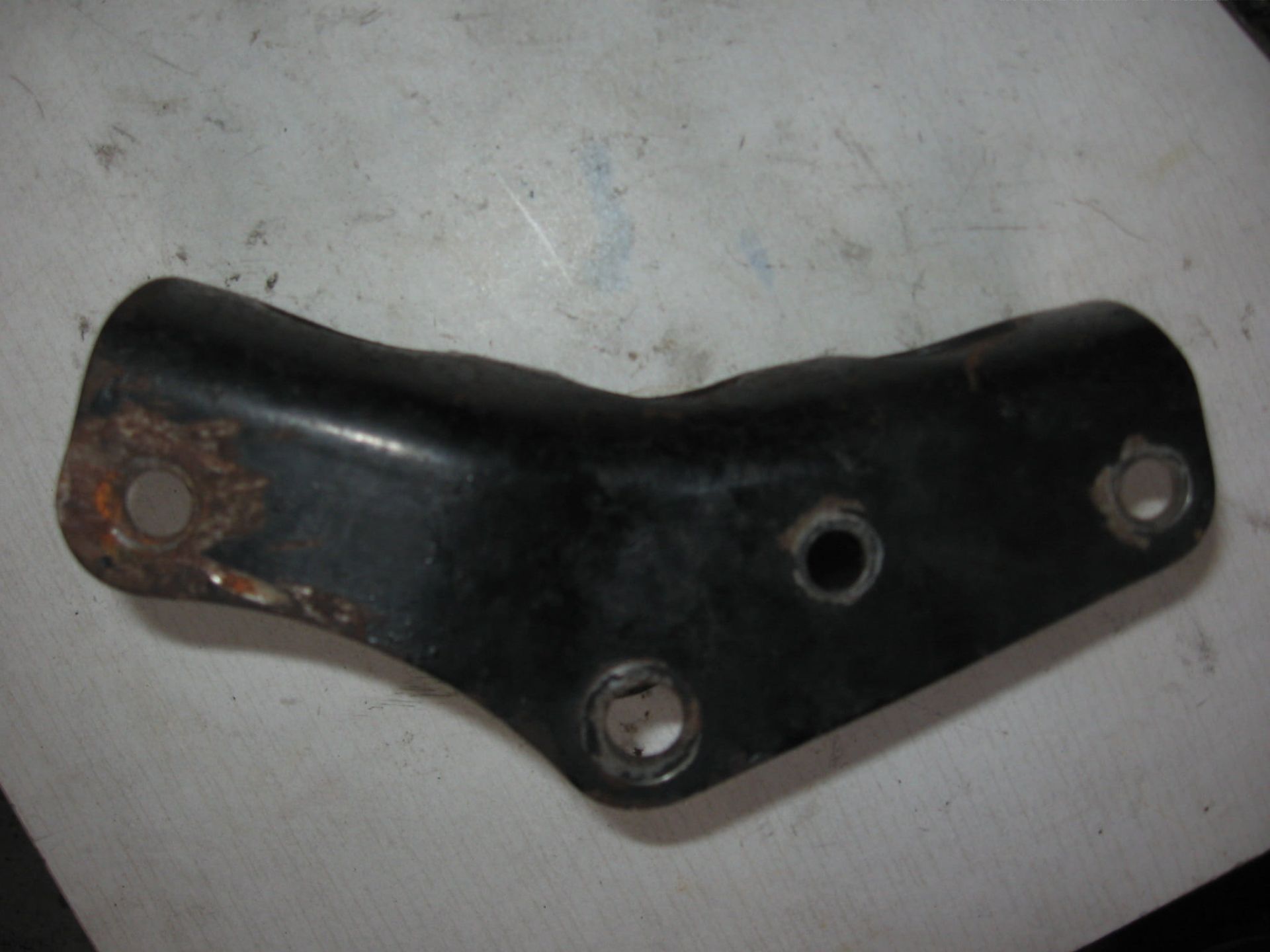 front engine hanger plate , beugel montage blok voorkant 	Cm400 1979-81 , cb400 1978-79	50351-413-000 (2)
