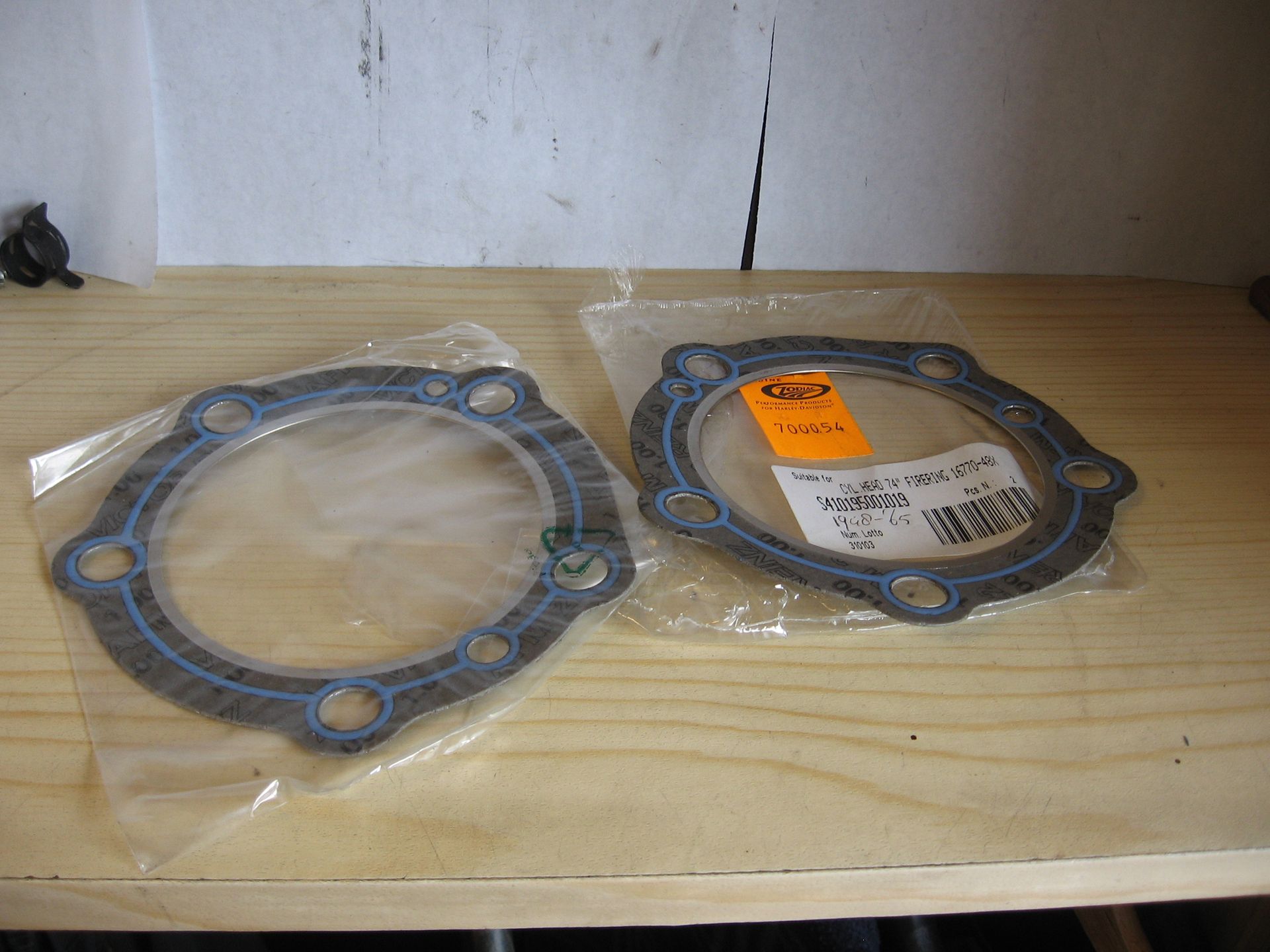 2 stuks cylinderhead gasket (silicone paper) BT 48-65 , zodiac 700054 , 		16770-48x