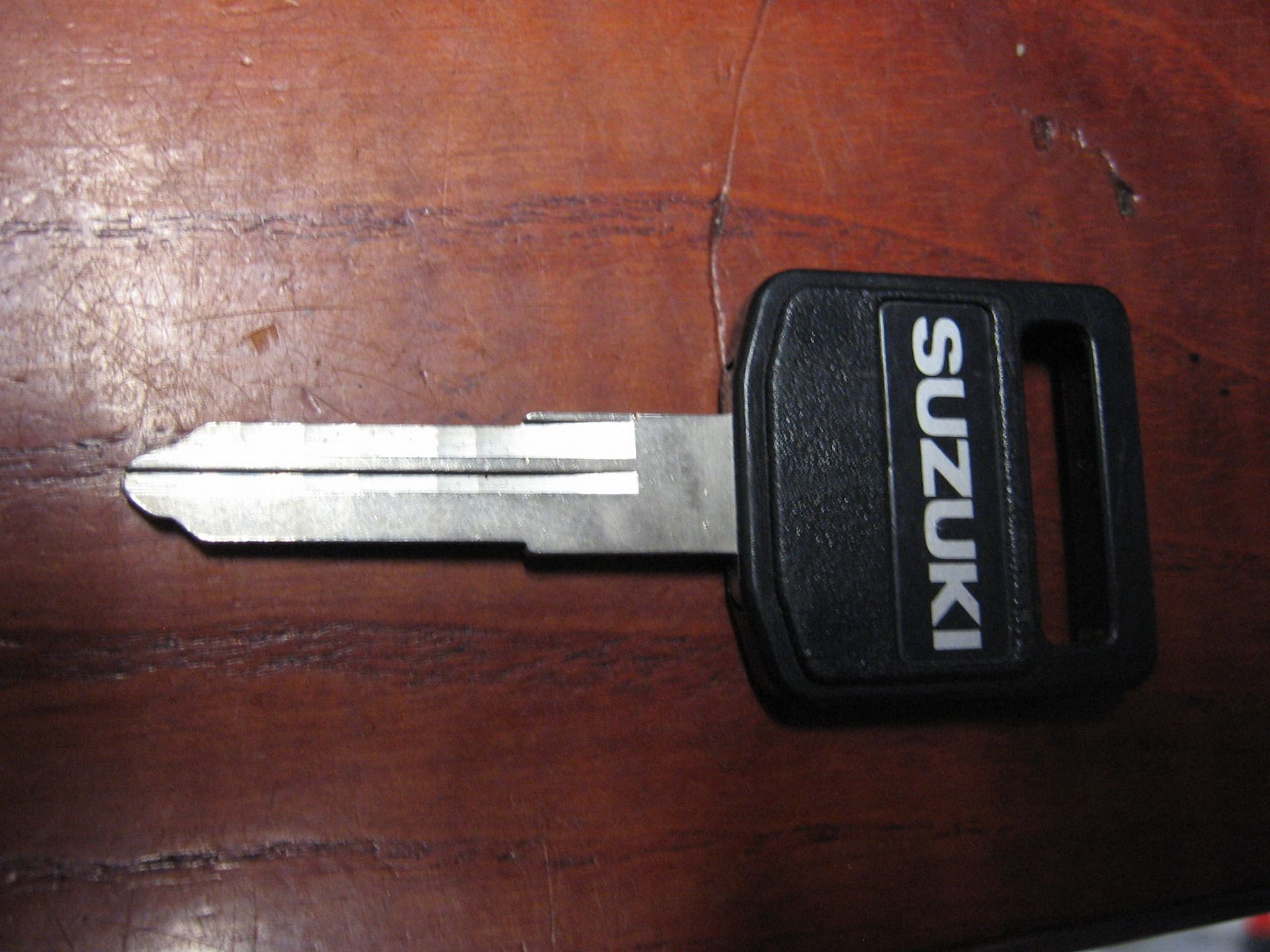 oem blanko sleutel A94 ,dik 1,99 mm,8,96/7,43 mm breed ,37,8 lang