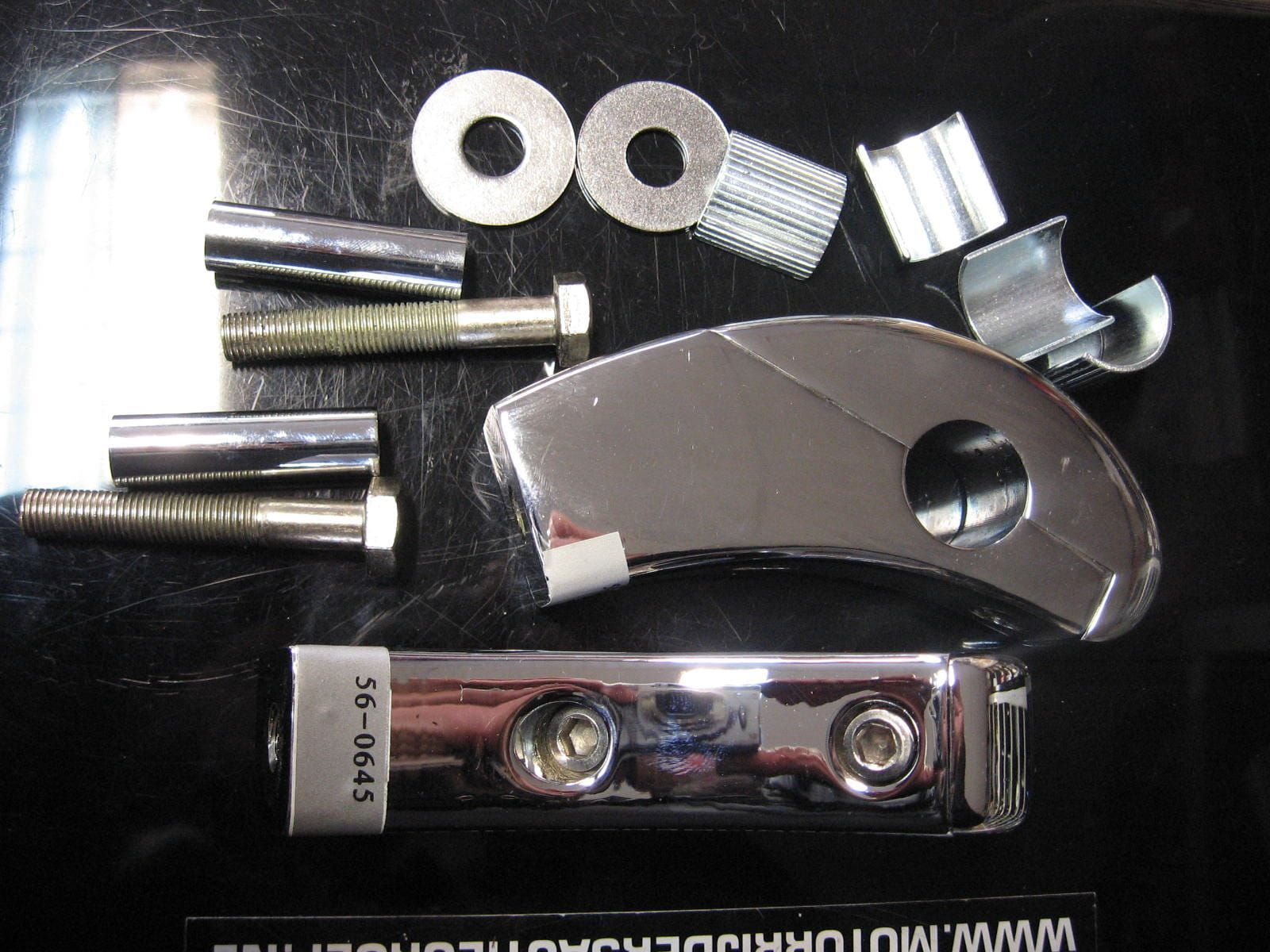 risers chroom , gat stuur 25mm , busjes voor 22mm , montage bout m10 met lose bus 14mm		Highway hawk	56-0645