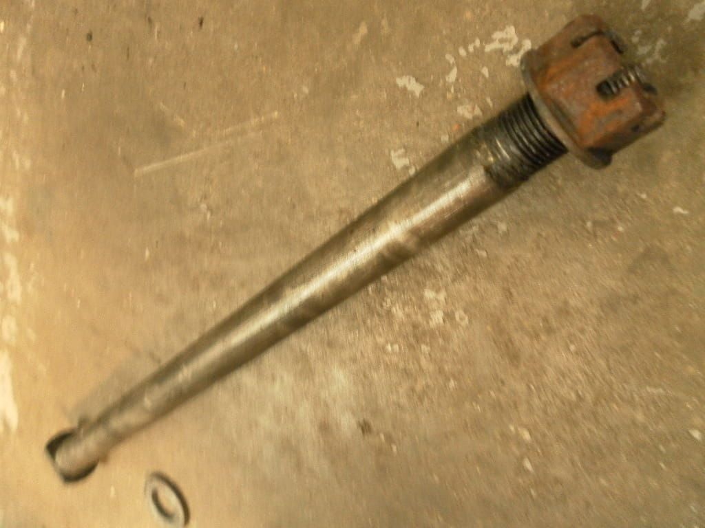 achterwielas	fzr1000 1989-95 , gts1000 93-94 , yzf600 95-2007	3GM-25381-10