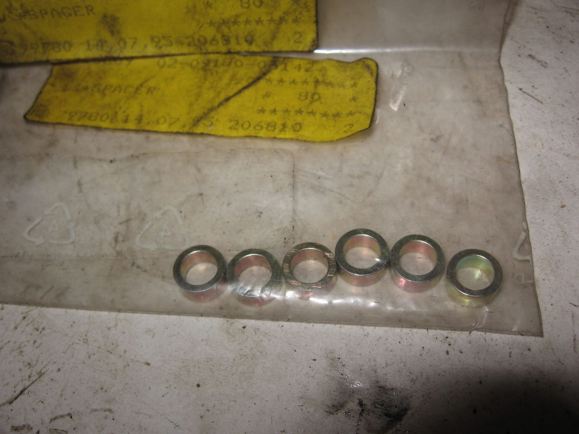 Spacer , afstandsbus 6,2x8,9x3,1 (dxDxH)