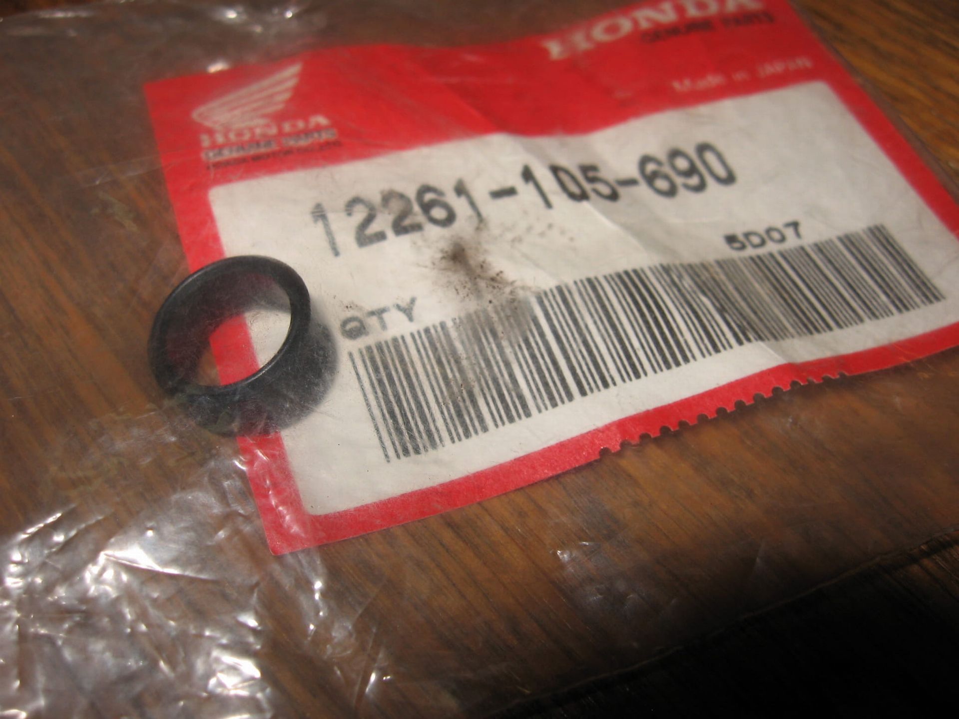 cylinder Stud gasket , afdichtingsbus draadeind tussen cilinder en kop 	cmx250	oem	12261-105-960
