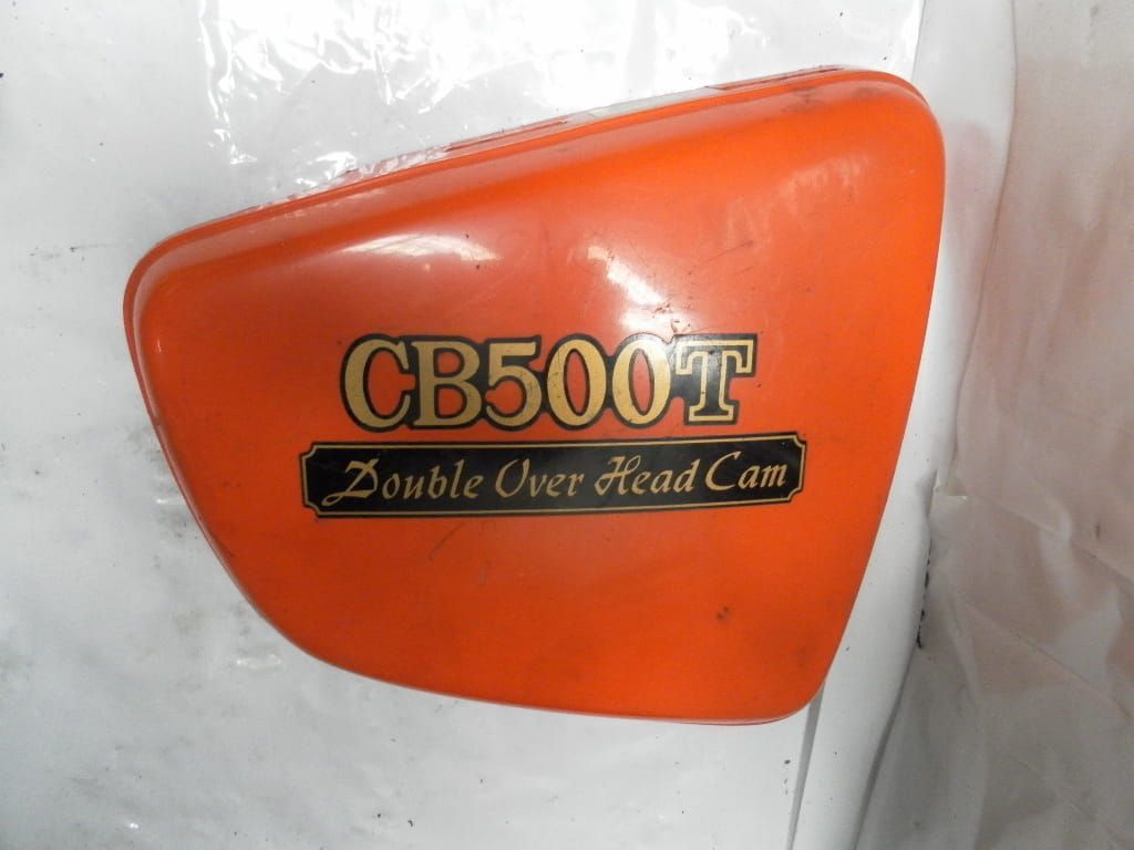 zijkap frame rechts oranje 	cb500T	83600-375-000
