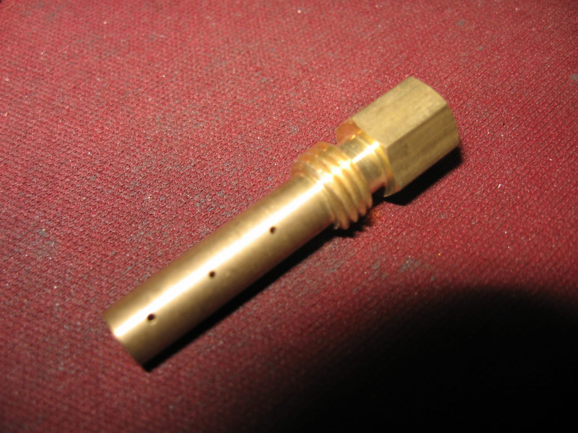 Gasbuis , bleeder pipe	 oem	?		13385-47030  , gs550 , dr100 sp100 ,