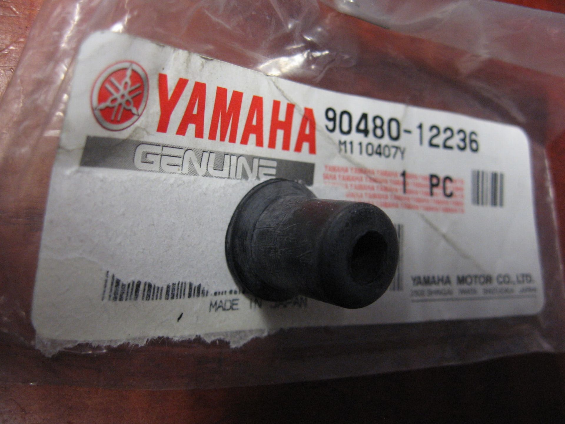 Grommet , rubber montage zijkap frame 		oem		90480-12236