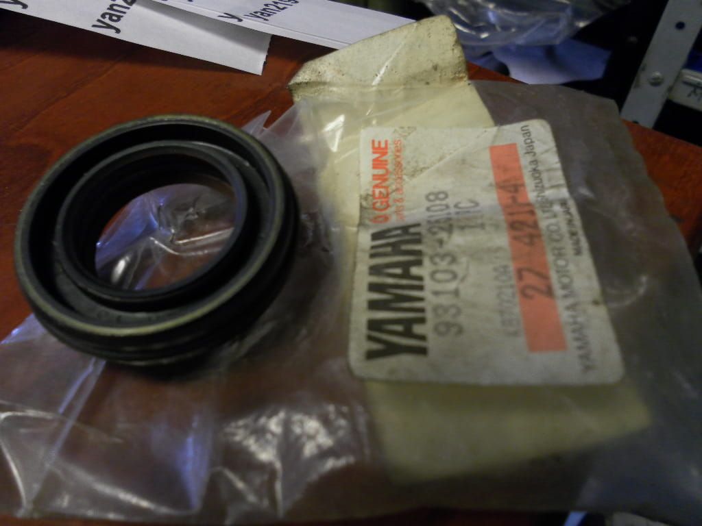 Seal , keerring		oem	93103-25108  , rd350