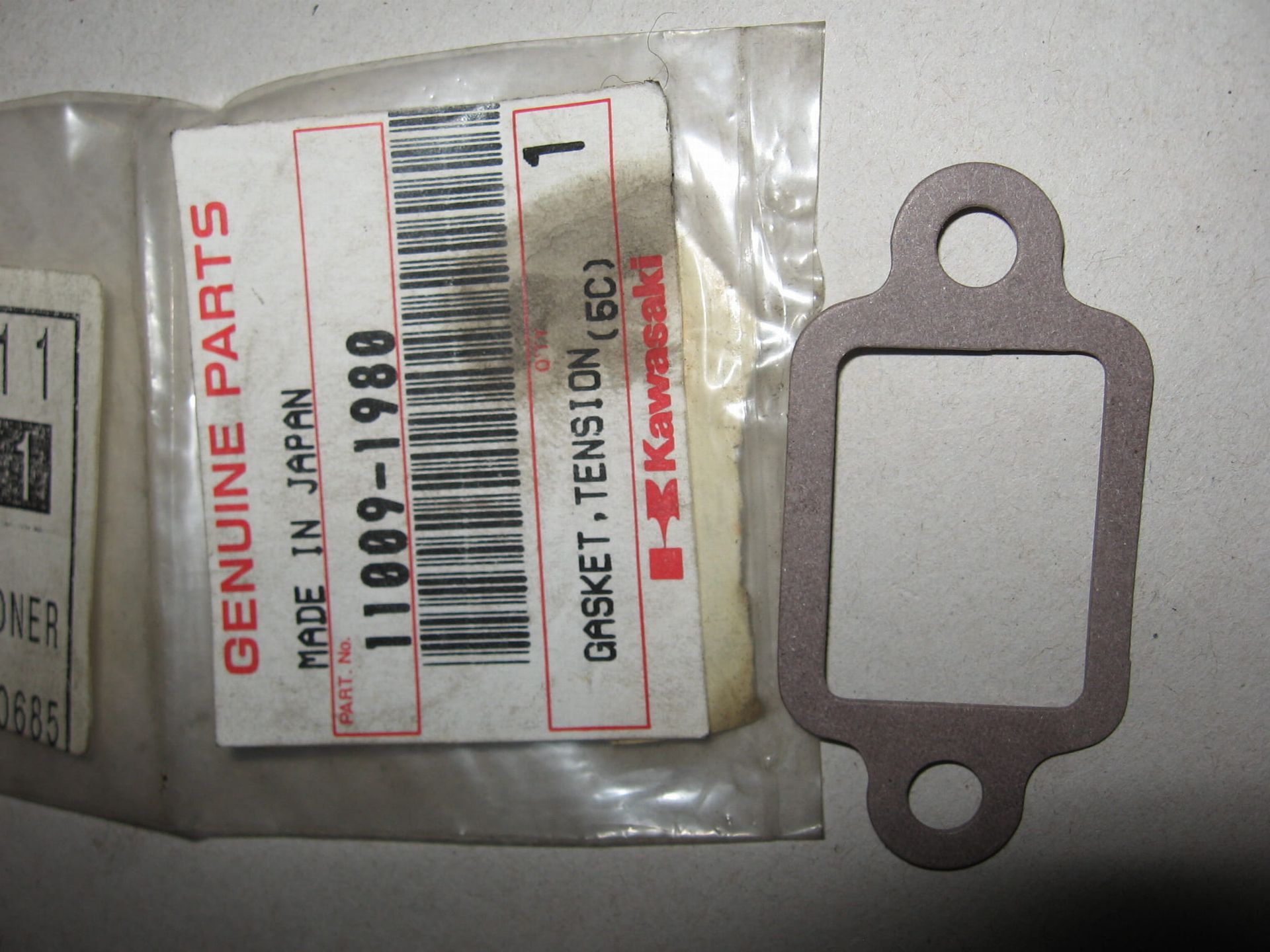 tension gasket – Z1 kz1000 kz900 kz650		oem		11009-1980