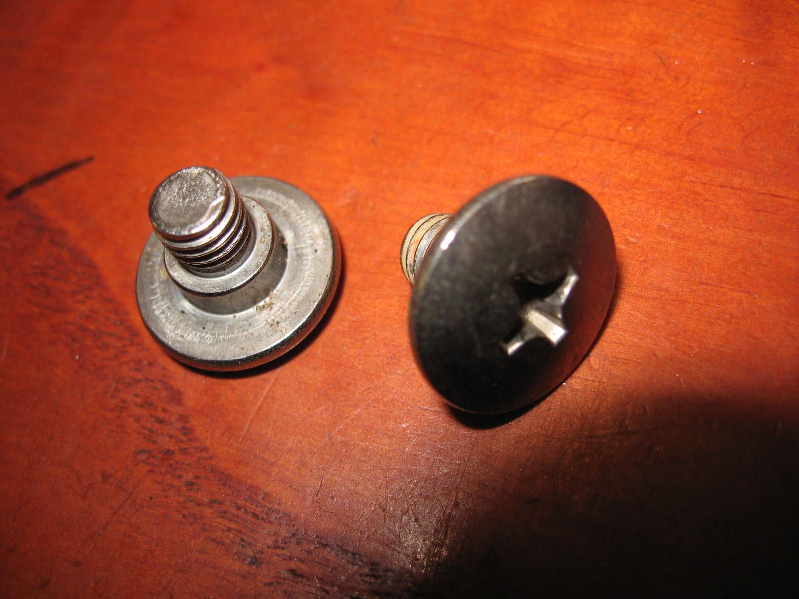 2x kruiskop bout m6 bevestiging knipperlicht aan arm		35623-38a01