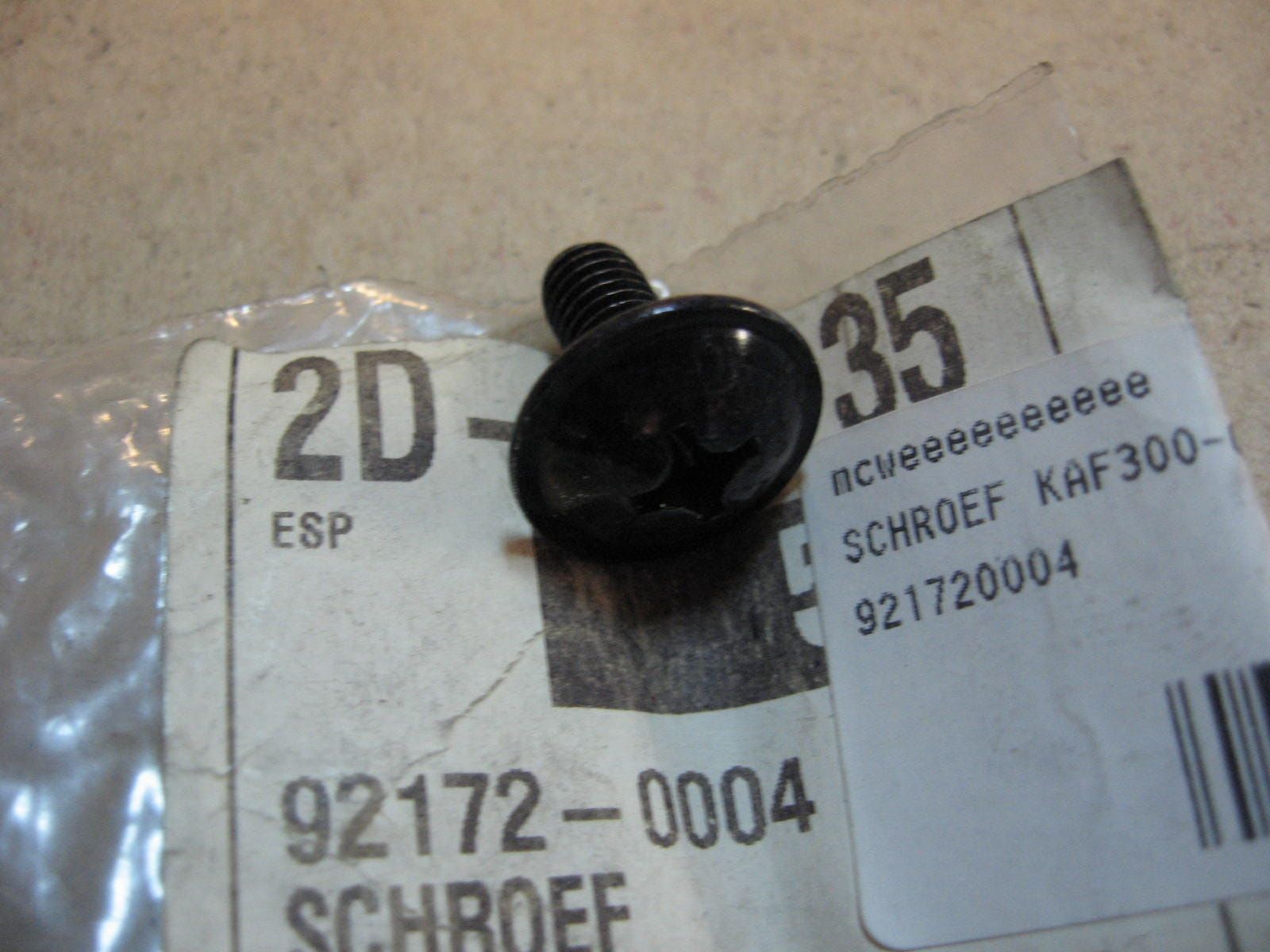 4x kruiskopbout plattekop ,zwart M6		oem		92172-0004