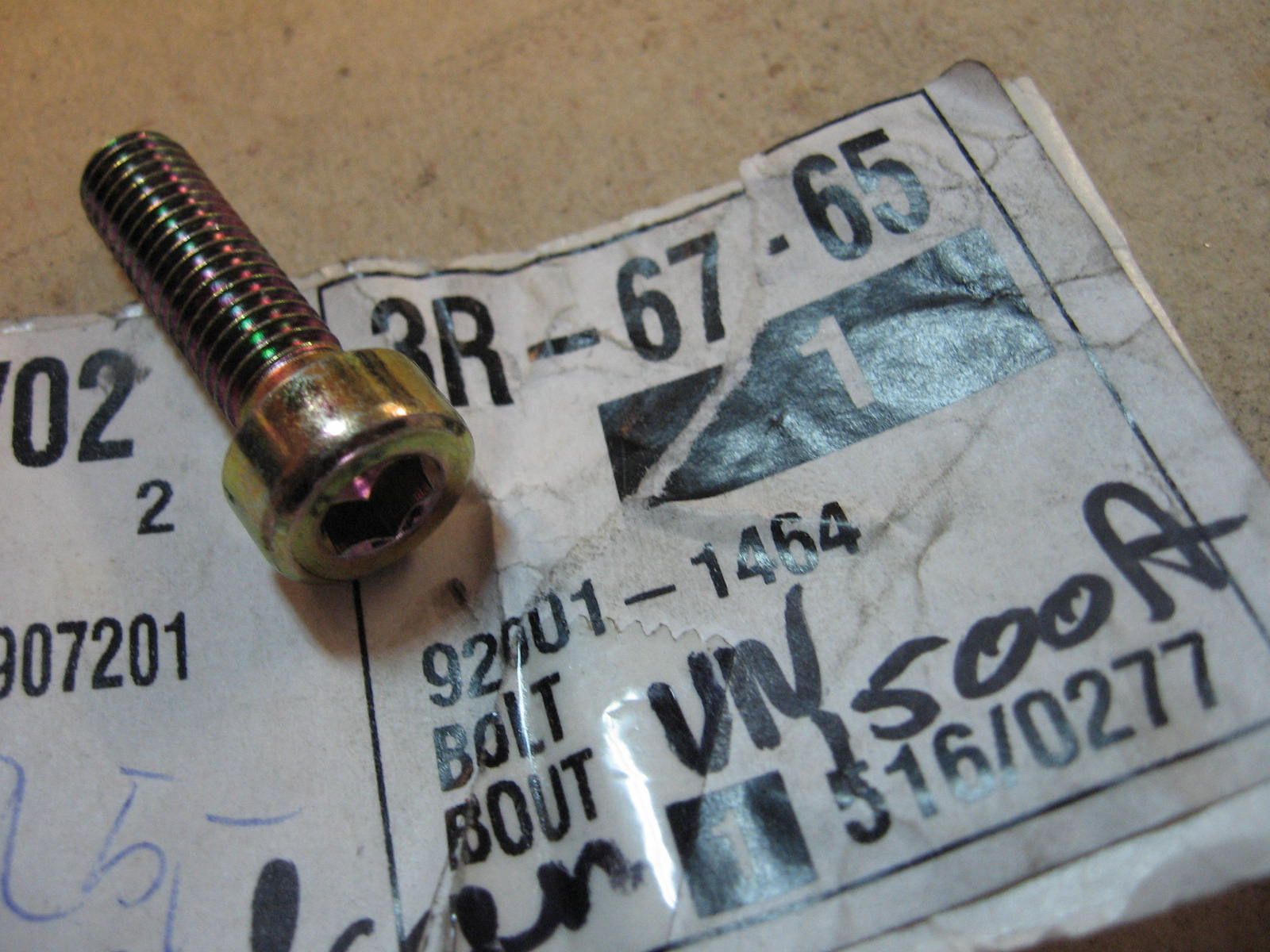 bout onderin voorpoot / voorvork m8		oem		92001-1464