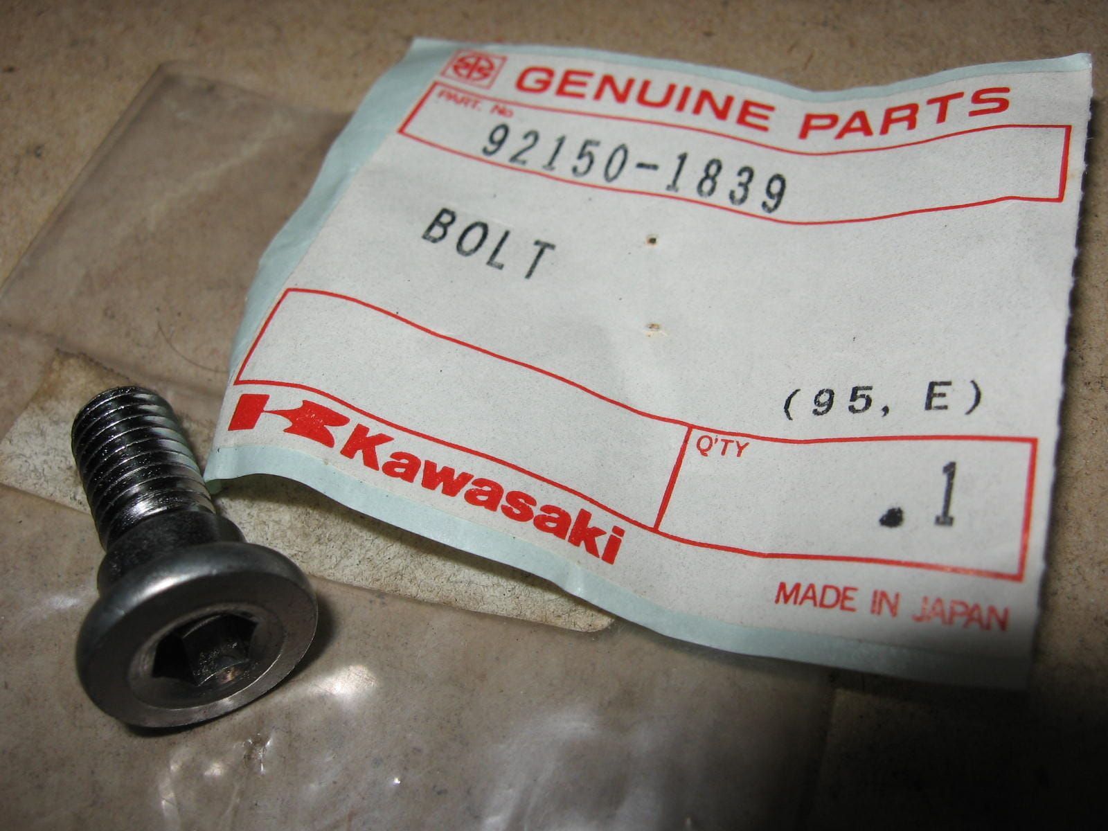 imbusbout met plattekop en dikke borst , bolt socket ,		oem		92150-1839	92153-1621