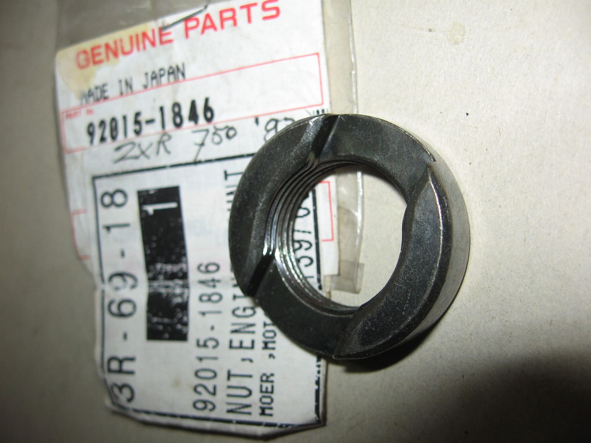 moer blokbevestiging	22mm	oem		92015-1846 vn1700 zx7r zx9r