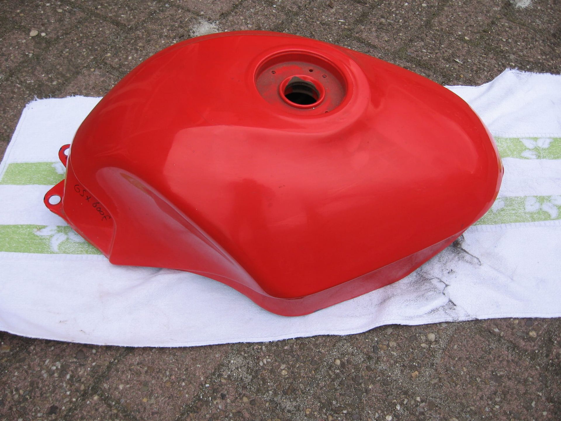 benzinetank rood 	Gsx600f 88-97	44100-21f1 44100-43c3 , 44100-21c