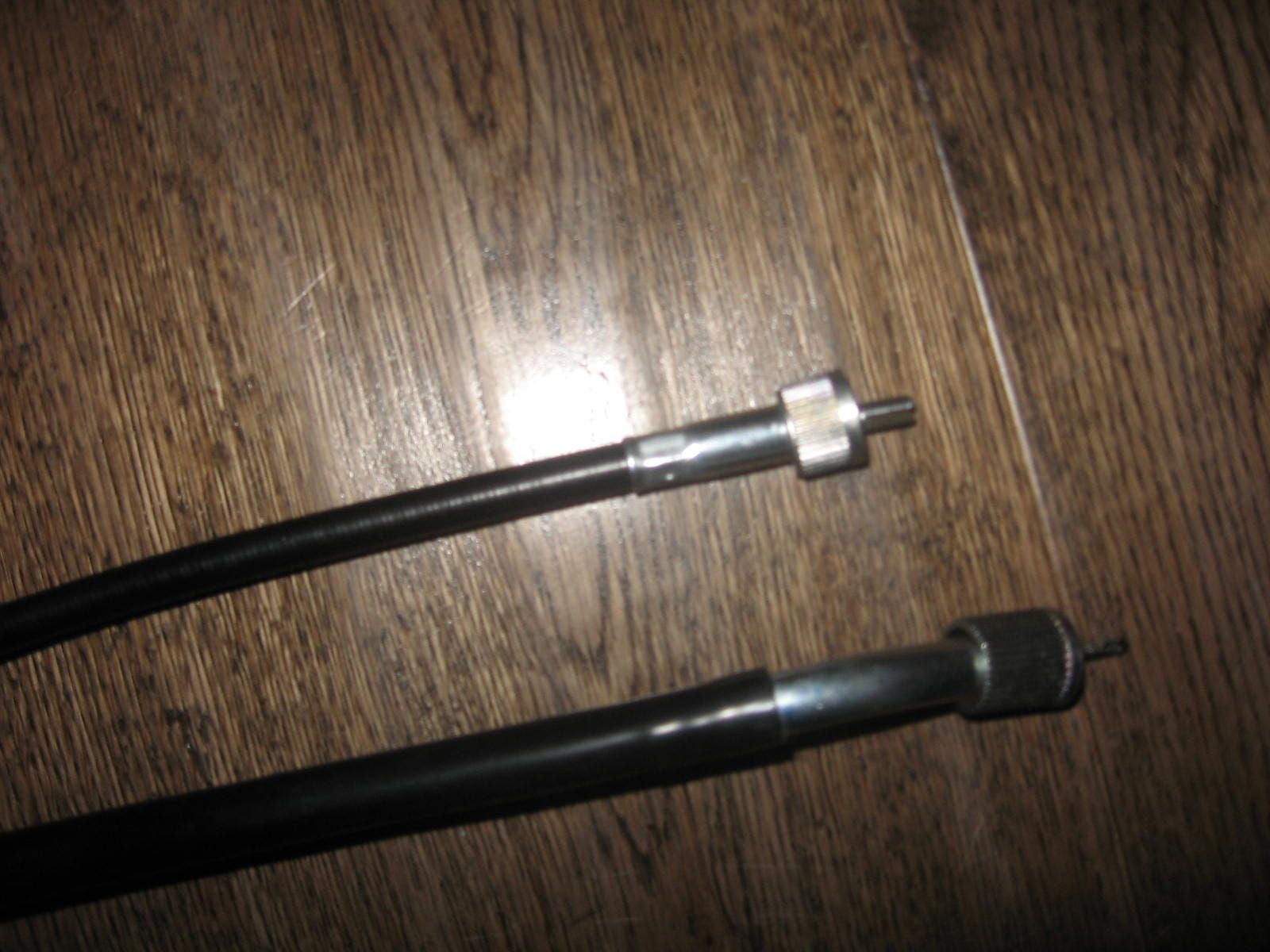 KM tellerkabel		kawasaki	ZX750H1,2 89-90 EX500A4-7 90-93 ZX750N1,2(ZX7RR)96-97	vervangend voor : 54001-1155