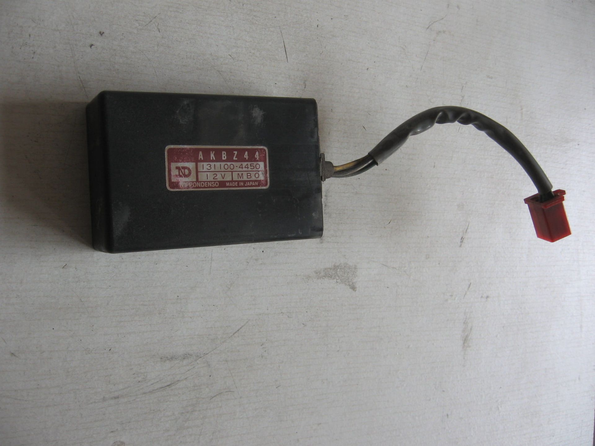 CDI ontstekings unit	Vf750s 1985 vf700 84-85 	30410-mb1-871 , 131100-4450 , MB0 , AKBZ44 , nippodenso
