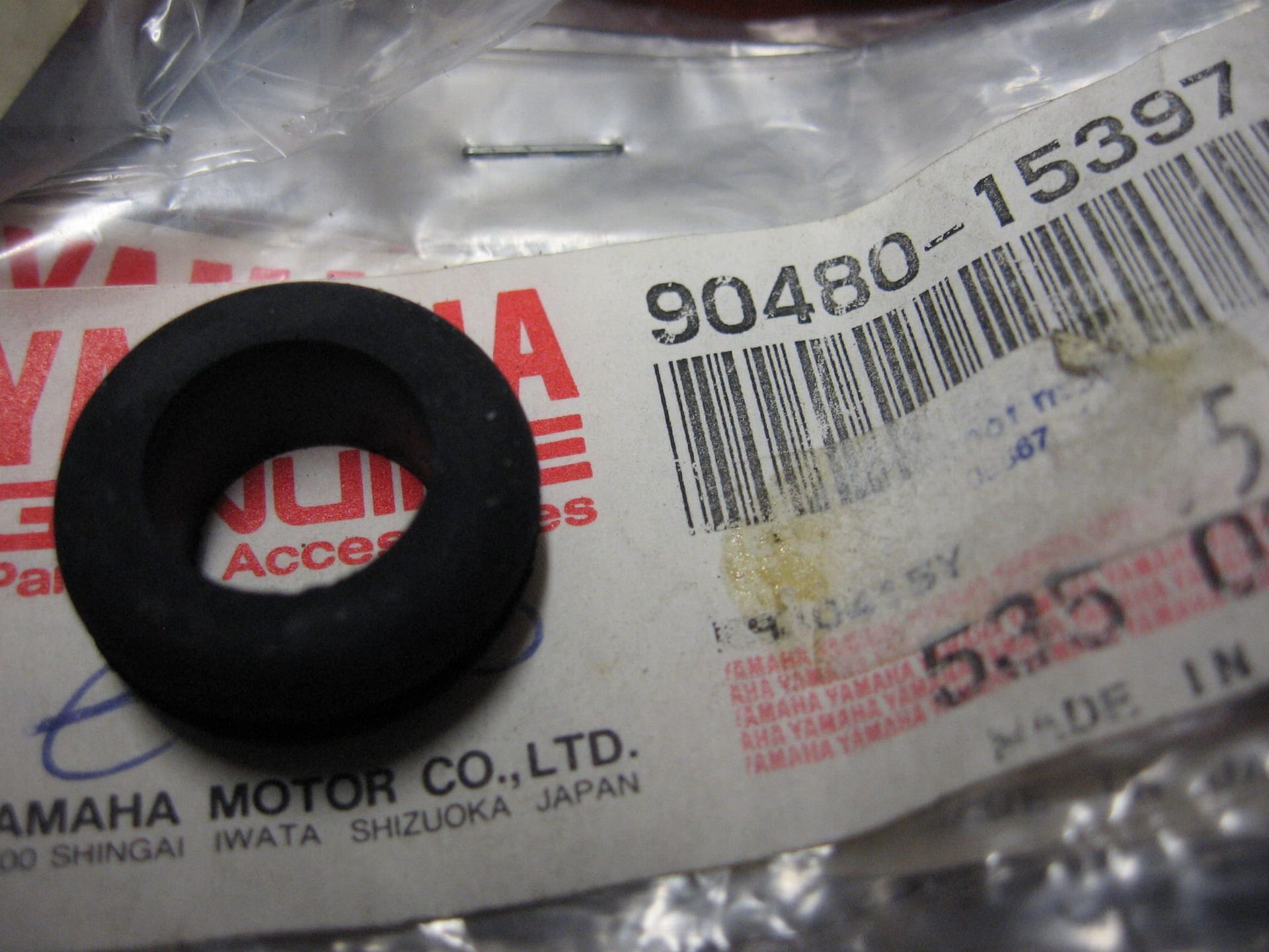 2 stuks grommet ,47x	tdm850 xv17	oem	90480-15397