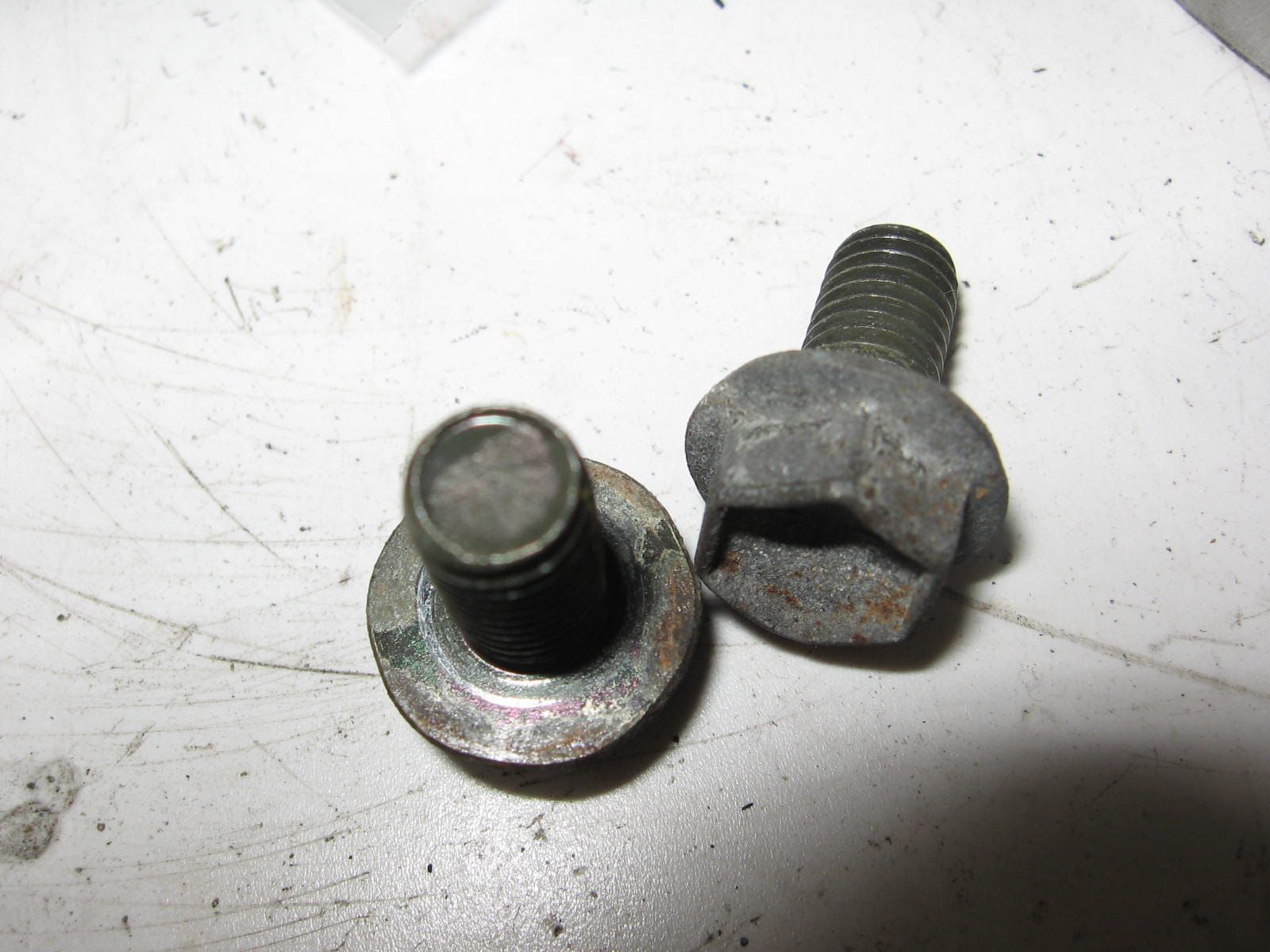 2x  flensbout  m8x16	Gsx600f 1994	01517-08165	01550-08163 , 01550-0816B