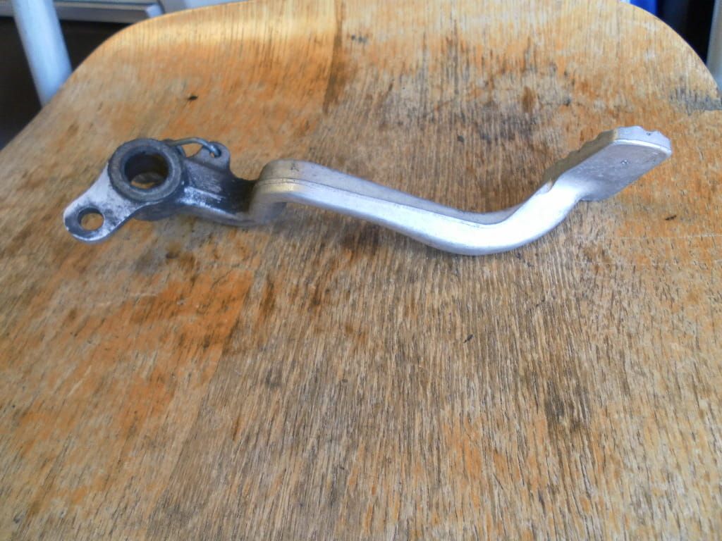 rempedaal	Zx11 1990-01 , zx1100c1-c4 , zx1100d1-d9 , zzr11000 1990-00	43001-1292