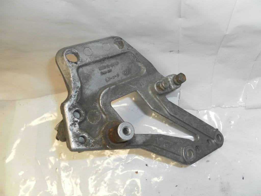 voetsteunhouder rechts met voetsteun Gpx750r 87-90 35011-1315