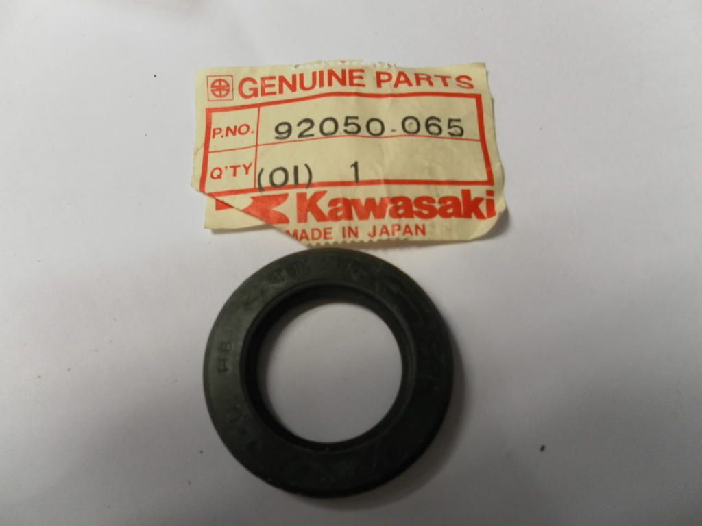 Seal ,krukas keerring	25x40x7	oem		92050-065 , kz440 kz750