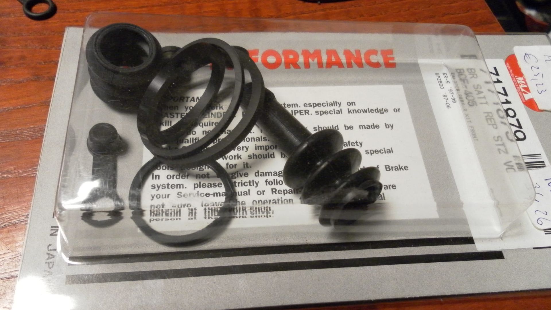 remklauwrevisiekit voorkant er-5 97-99 gpz500 87-06		tourmax	Bcf-405