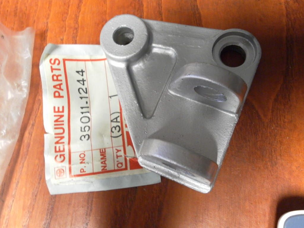 voetsteunhouder	voor links	oem		35011-1244  zx600a