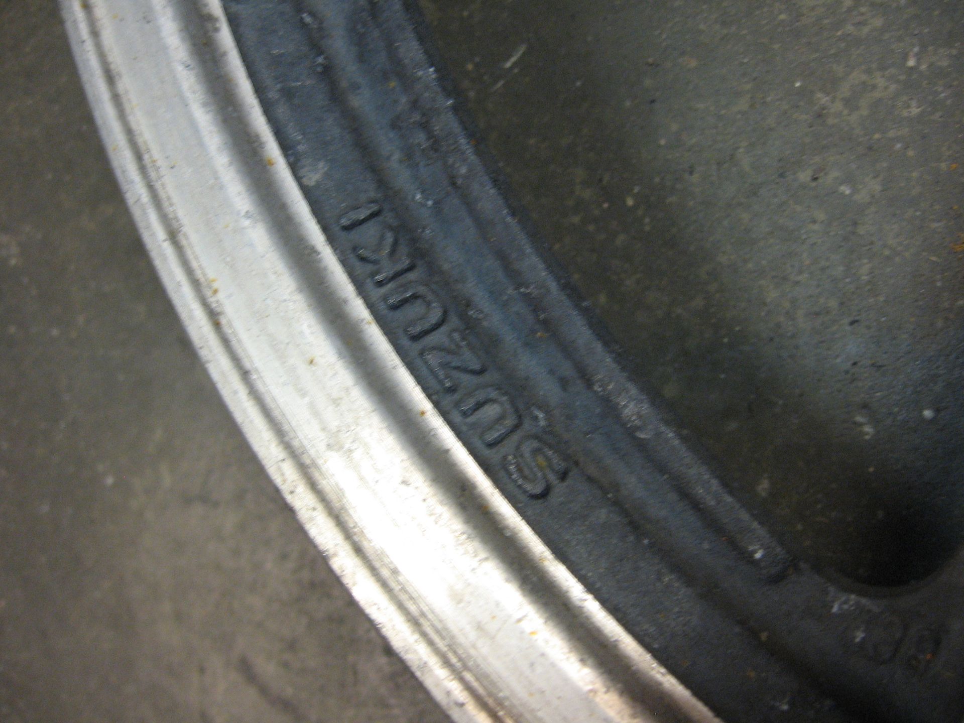 voorwiel 18x1.60 Gsx400e gsx250 , gs450 82- , 54111-44450-291