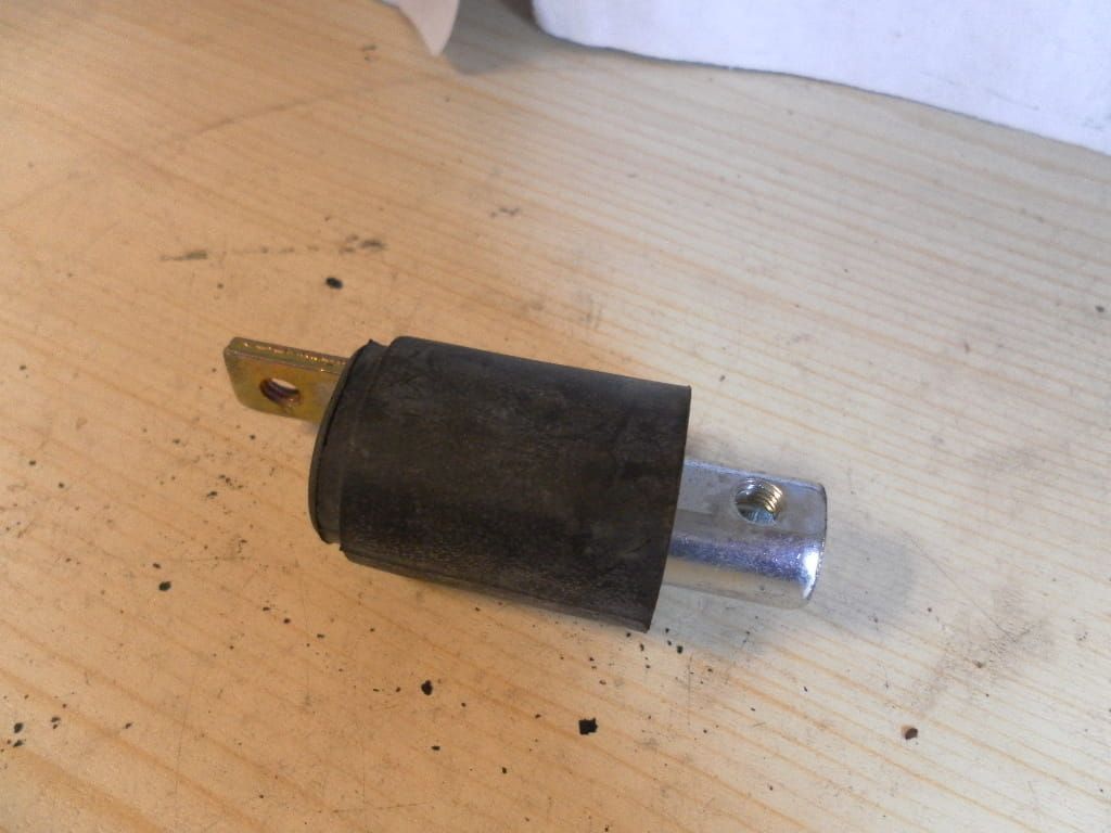 2 stuks knipperlichthouder 35619-38A01 , ls650 vs750 vs700 vs1400 (1)