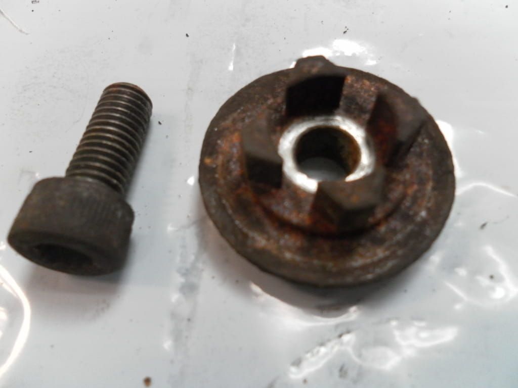 kmteller rotor op voortandwiel	Gsx750f 2000	34981-42E00