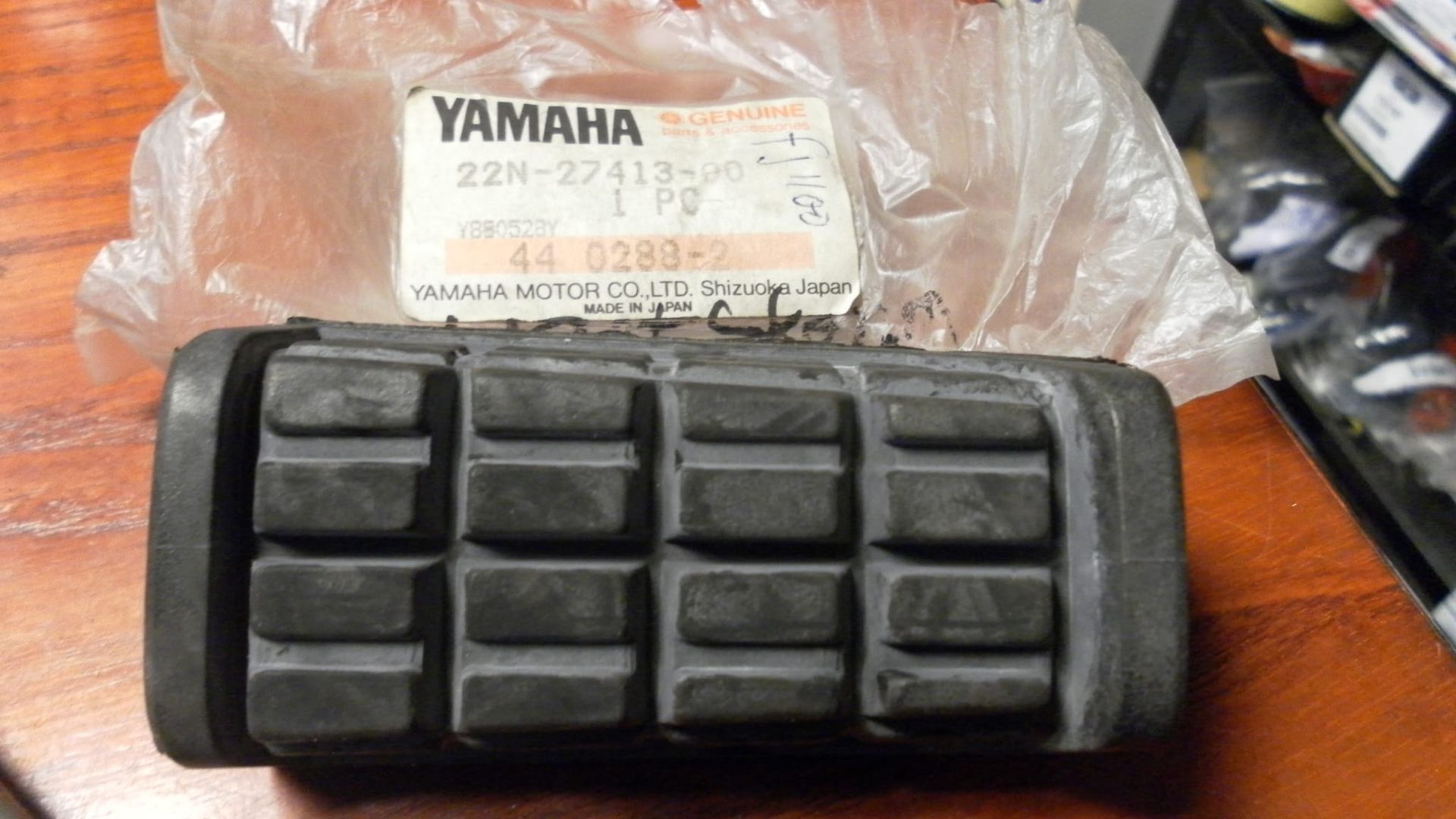 rubber voetsteun		oem	22n-27413-00 , FJ1100 , FJ1200