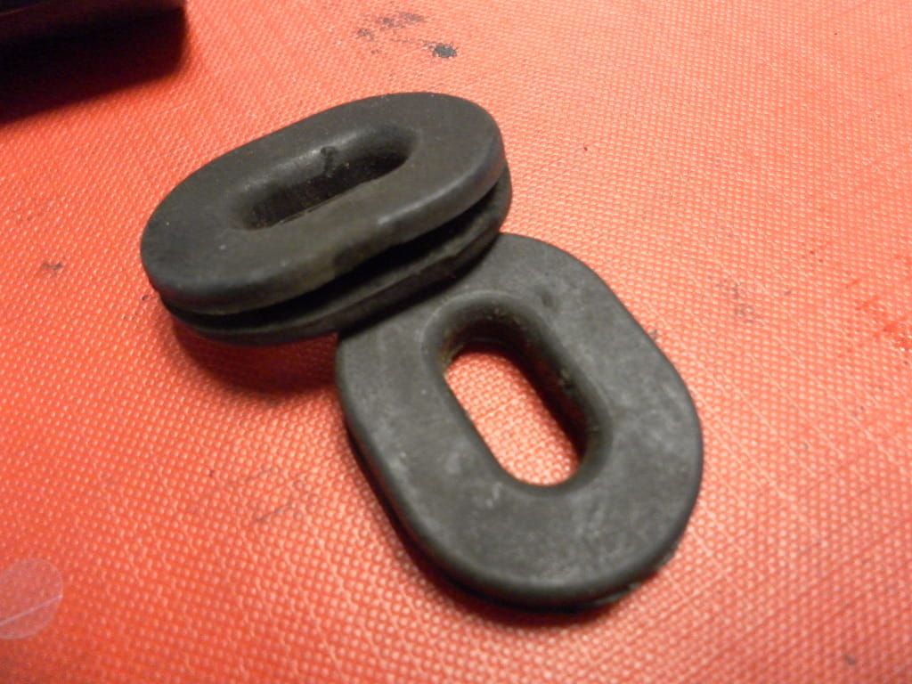 Cushion , rubber bevestiging zijkap 2 stuks	Gsx750es 1983	09329-08003
