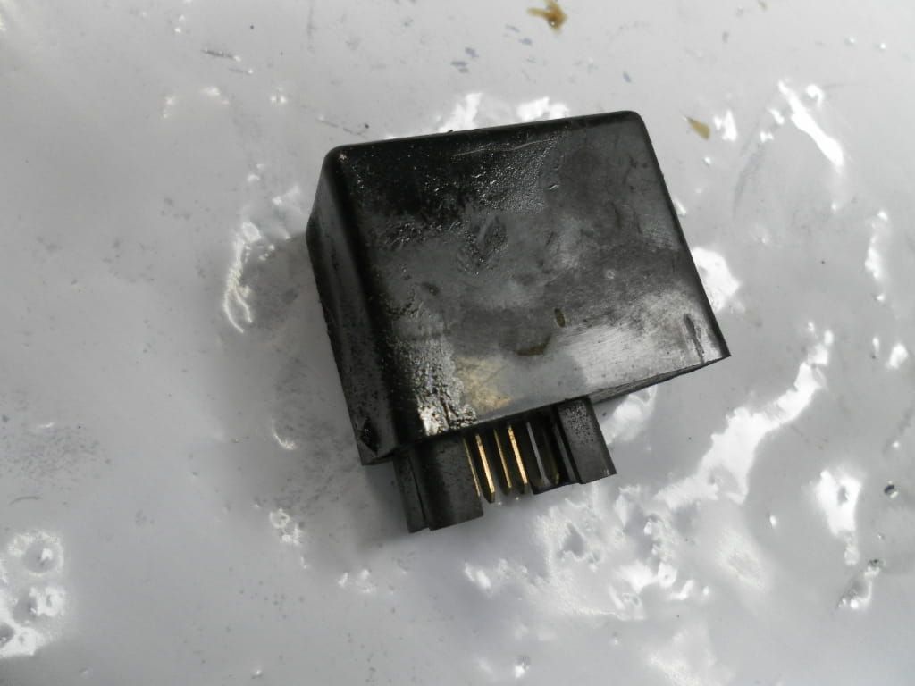 turnsignal lamp relay assambly	, gsx750f , gsxr , gsf	38610-03F00 	fe249jr