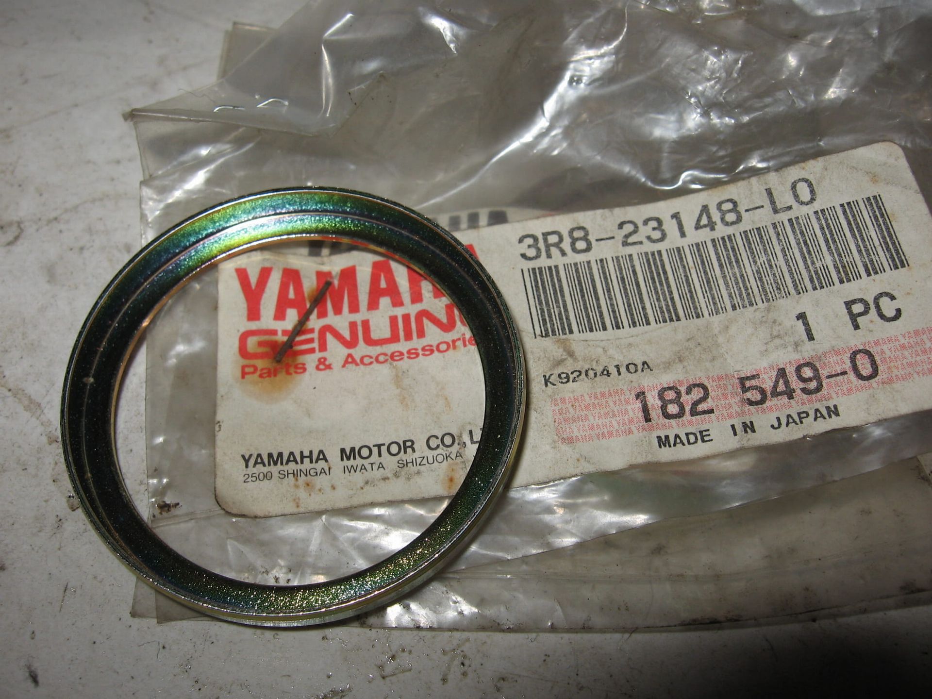 dustseal cover front fork		oem		3r8-23148-L0