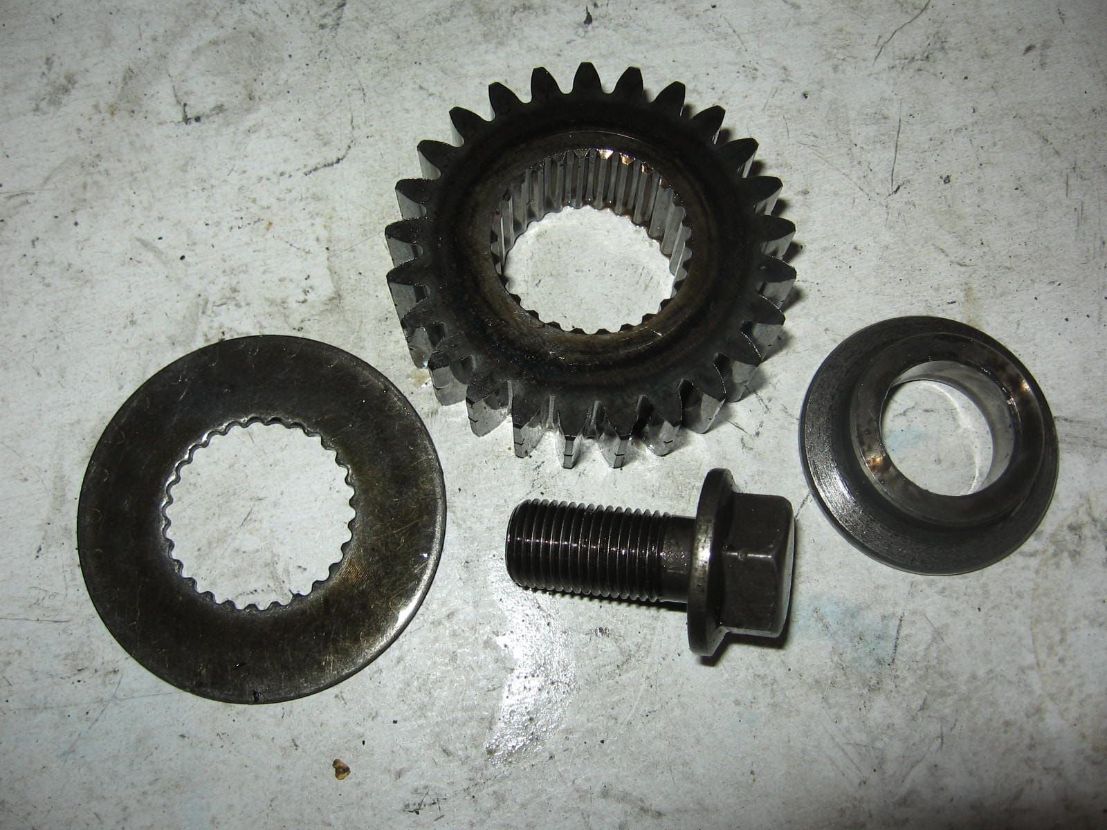 bout  ,primary drivegear met afstandsbus en ring // 	cmx450c 86-87 cb450 1982-86 vtx1800 2002-2008	90019-413-000+23121-mc0-000 + 90406-mc0-000 + 90407-413-020