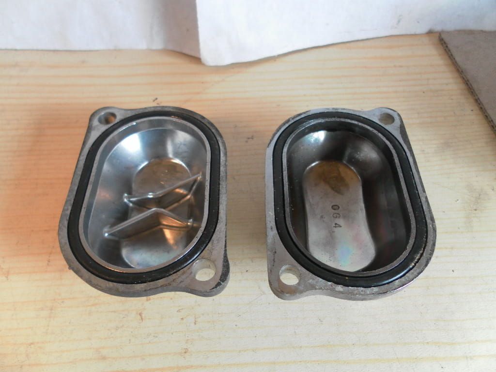2x deksel klepstelling voor 1 cilinder		42h-11186-02  , 4x7-11187	xvs1100 xv750 (1)