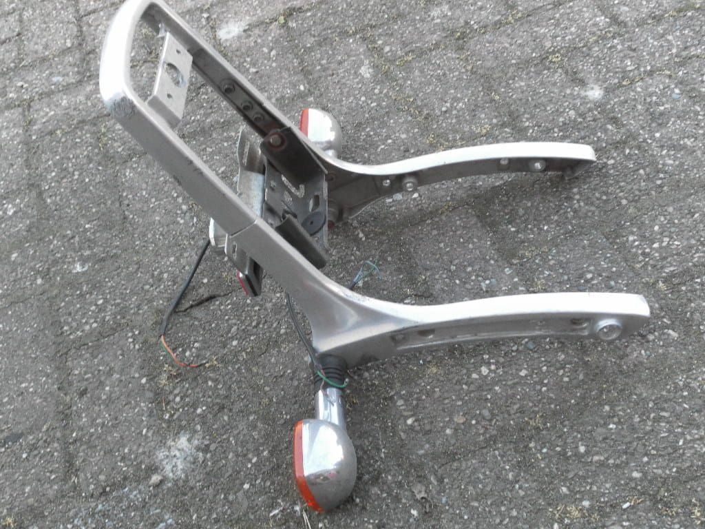 graprail met knipperlichten , kentekenplaathouder , holder toolcase 77320ME9-671 , 77324-mg8-770 , 77320-ME9671 89002-ME9-770
