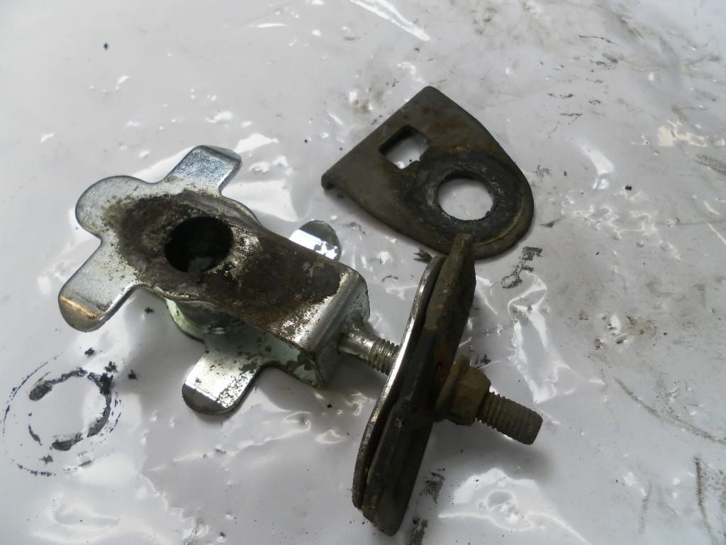 kettingspanner set 1 kant	Gsx750f 2000	61420-08F00 , 61410-08F00 , 61445-20C01 (1)