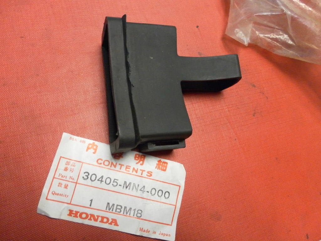 suspension sparkunit  , cbr600f 1989-90 ,nt650v 1988-96		oem 	30405-mn4-000