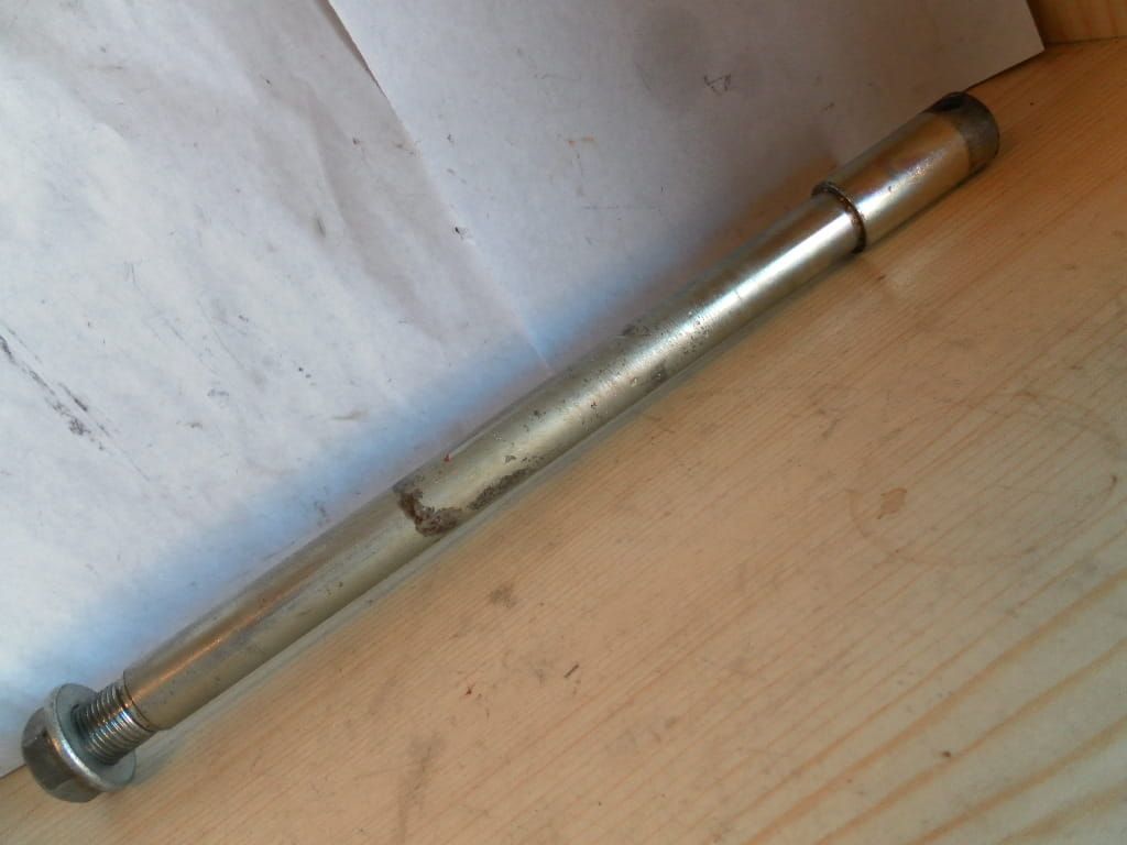 voorwielas vn800 2001		41068-1378
